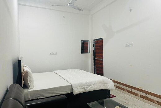 Sundaram Guest House