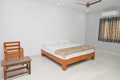 Ahobila Hotel, Markapur