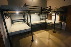 Rudra Backpackers Hostel, Varanasi