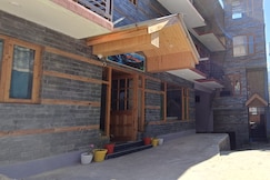 Hotel Snow Plaza, Manali