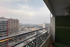 Modern Luxe Studio Ambience Cozy Stylish Stay, Greater Noida