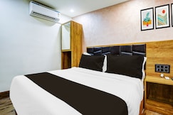 Hotel O Santacruz Railway Junction Formerly Kharsubway, Mumbai
