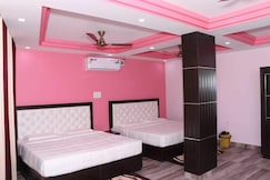 Hotel Sky Blue and Restaurant, Kangra