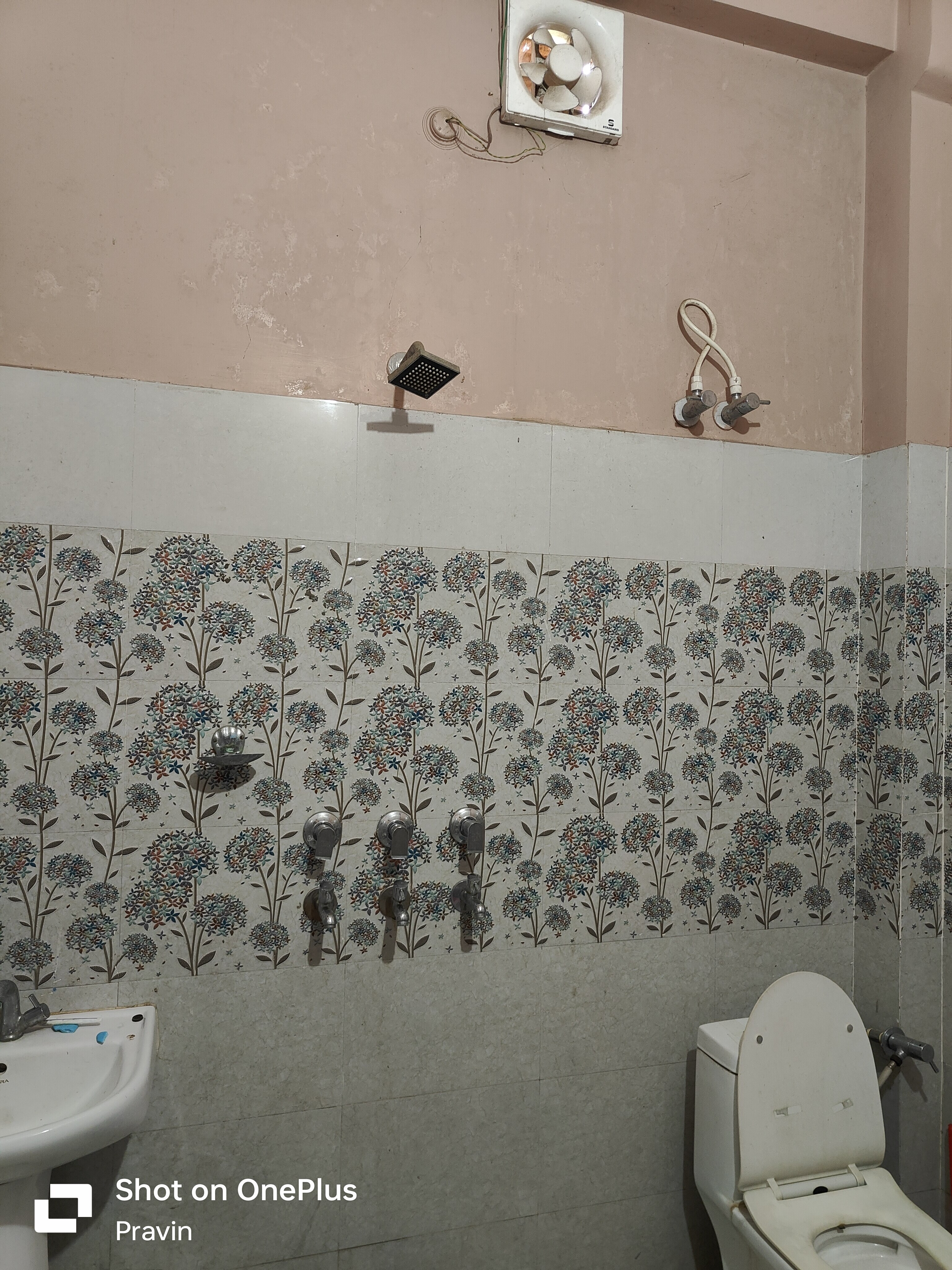 Sarthak home stay gonda - Tap to explore photos