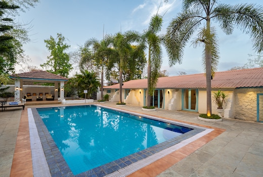 LohonoStays Villa Santorini
