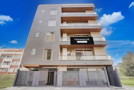 Super Townhouse Sector 49 Gurugram Formerly Hotel P66