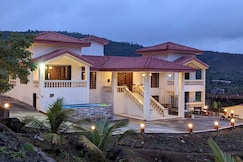 Colonial Styled Villa | Pool & Wi-Fi, Lonavala