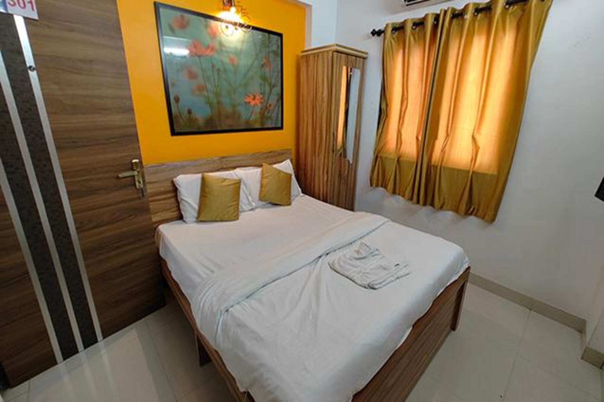 FabHotel The Digamber Inn - Tap to explore photos