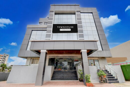 Super Townhouse Chakan MIDC Pune Formerly Renuka Executive