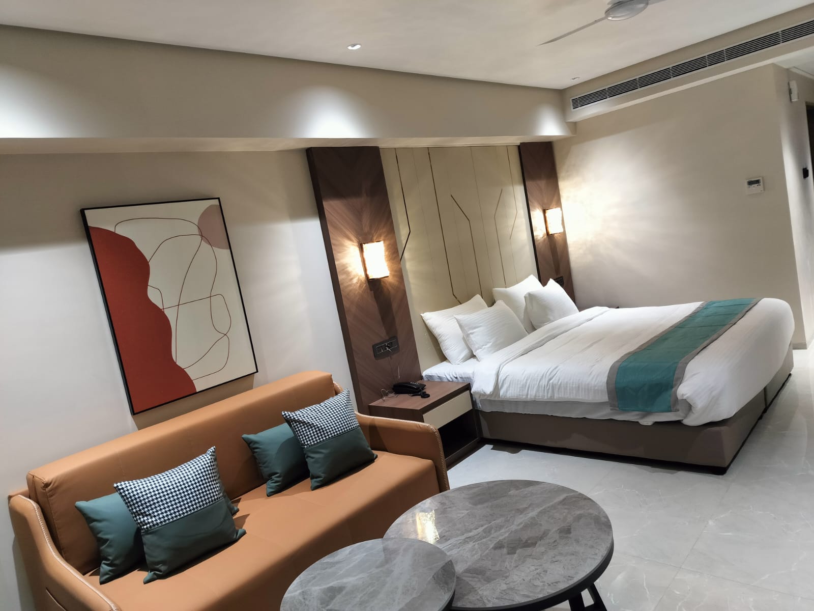 Hotel Shreshtha - Tap to explore photos