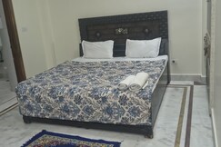 Hotel SBS palace, Noida