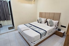 Hotel Mountain, Halol