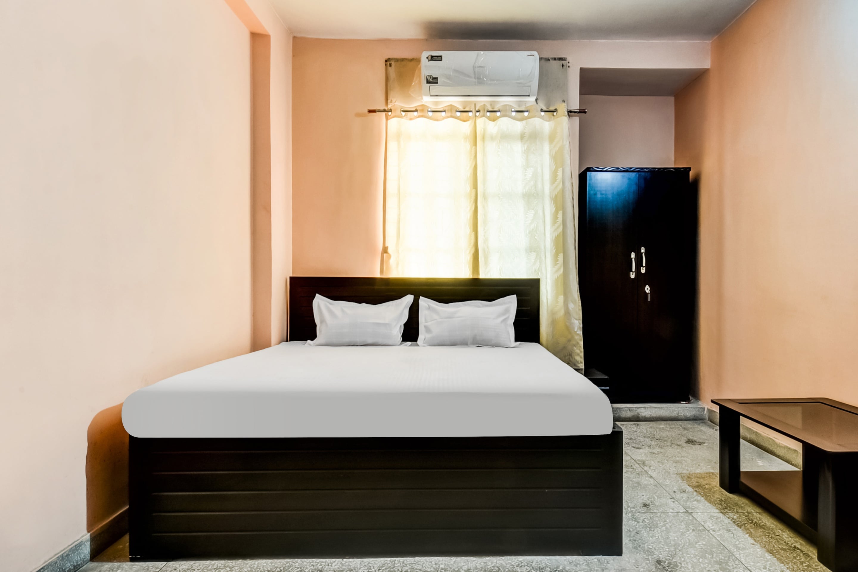 Hotel O R P Rooms Twenty Four - Tap to explore photos