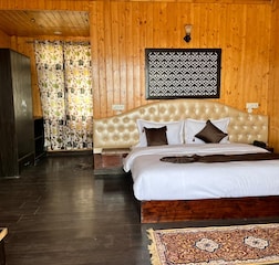 Deluxe Room with Hill view