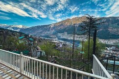Peakaboo, Manali