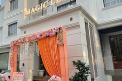 MAGIC LEAFS, Varanasi