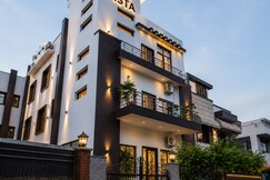 Hotel Vista - Near City Center Metro Noida, Noida