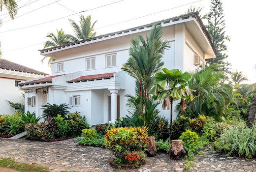 Villa Casablanca | River-touch 3bhk by the beach