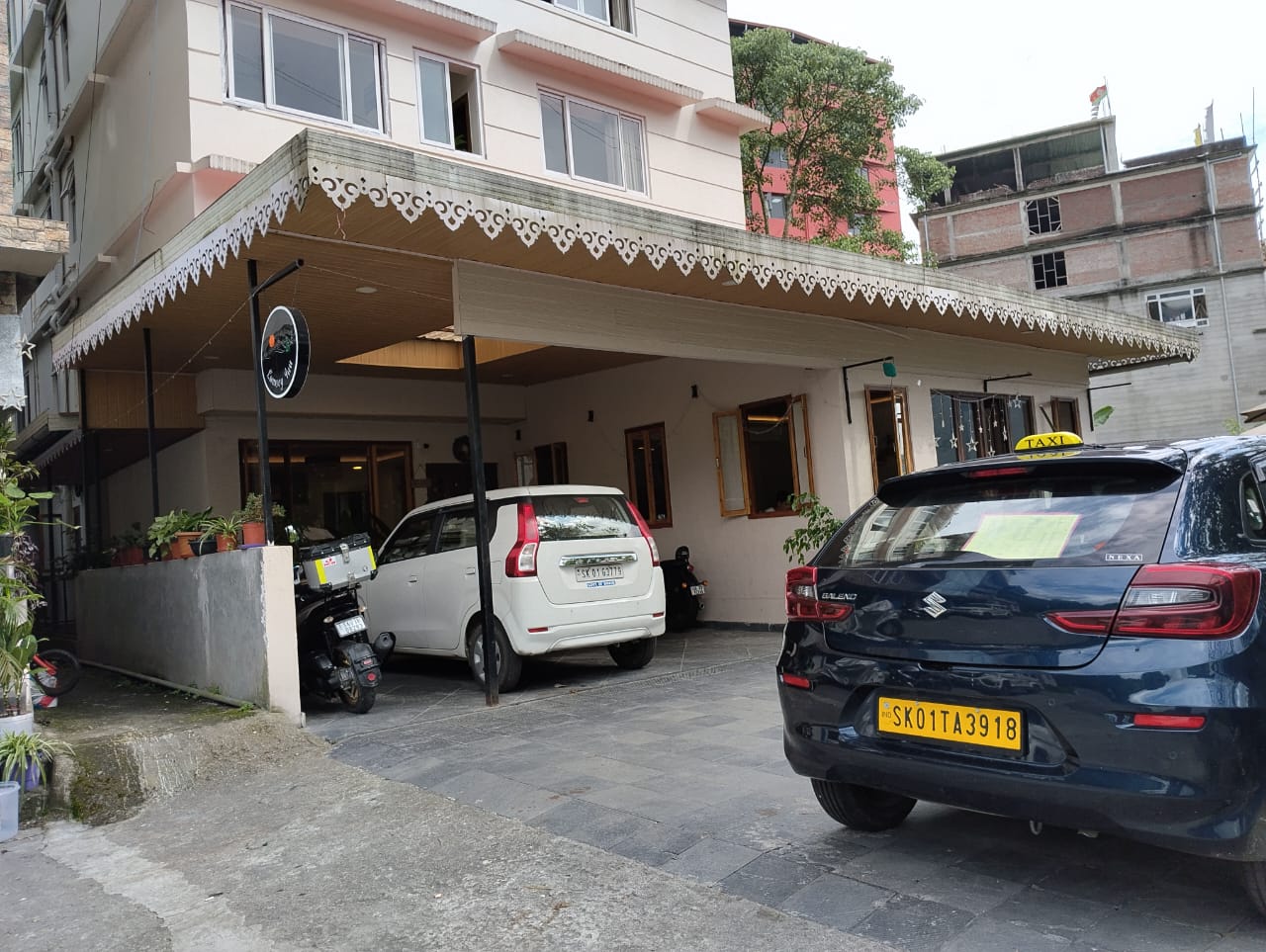 Hotel Lumsey Inn Sikkim - Tap to explore photos