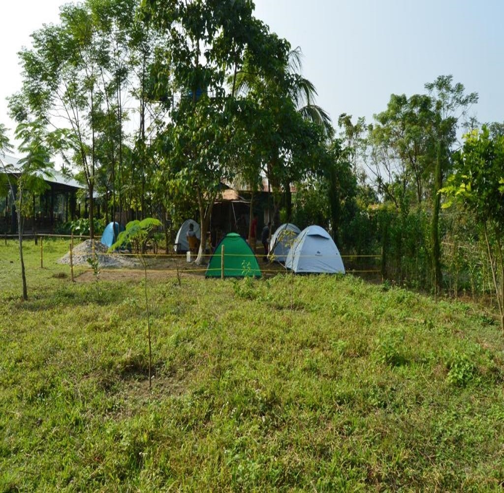 Lalimou Camp - Tap to explore photos