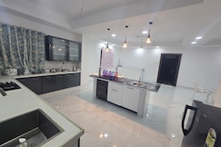 Anne Towers 2BHK Apartment by Homeyhuts, Vijaywada