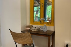2BR kitchen Portuguese house 300M walk to beach, Goa