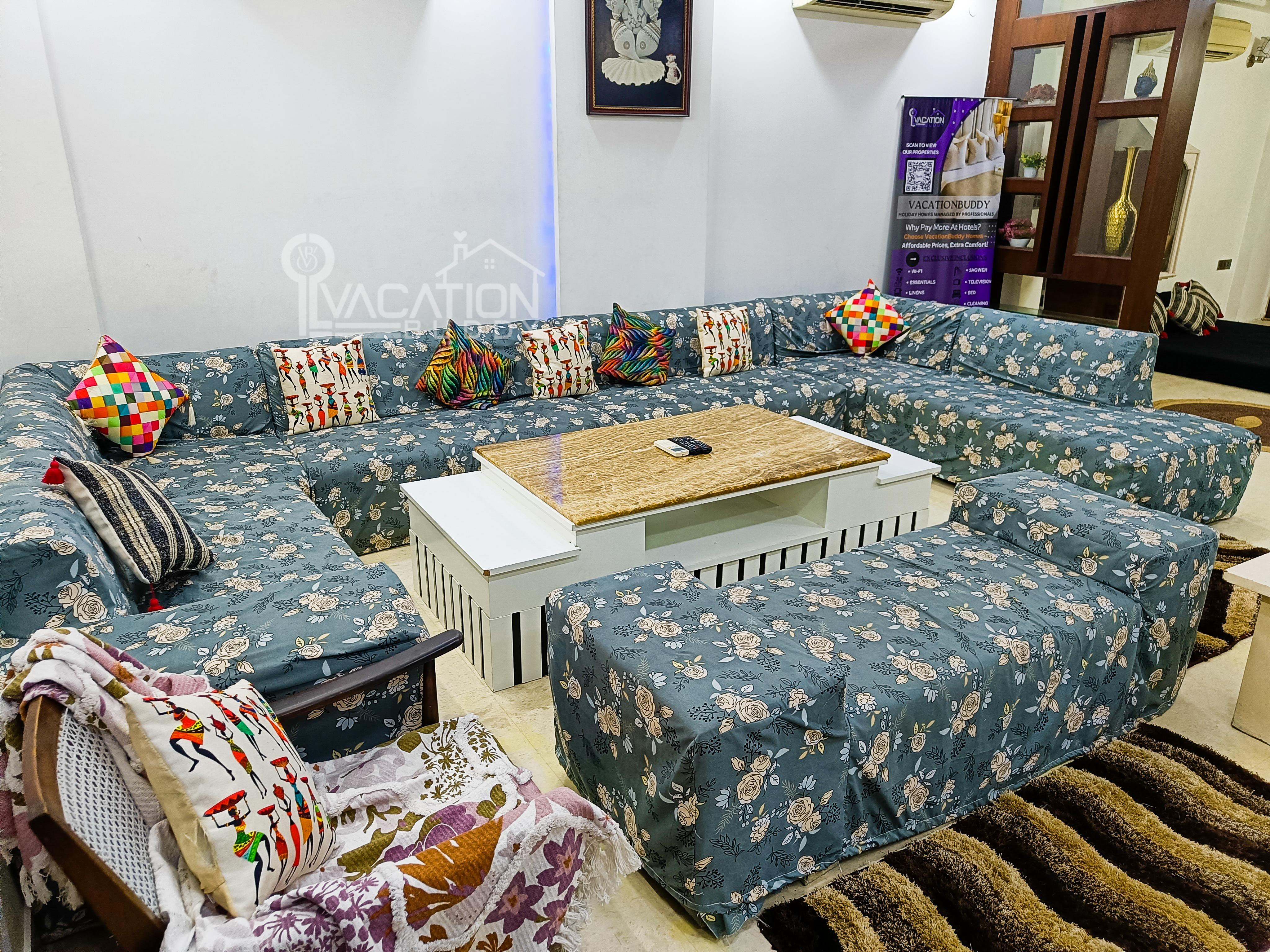 VacationBuddy Opulent Homestay 2 BHK Pitampura NSP - Tap to explore photos