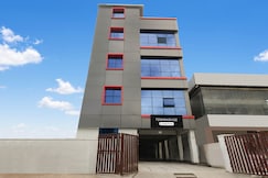 Super Townhouse Oak Kamineni Bus Stop, Hyderabad