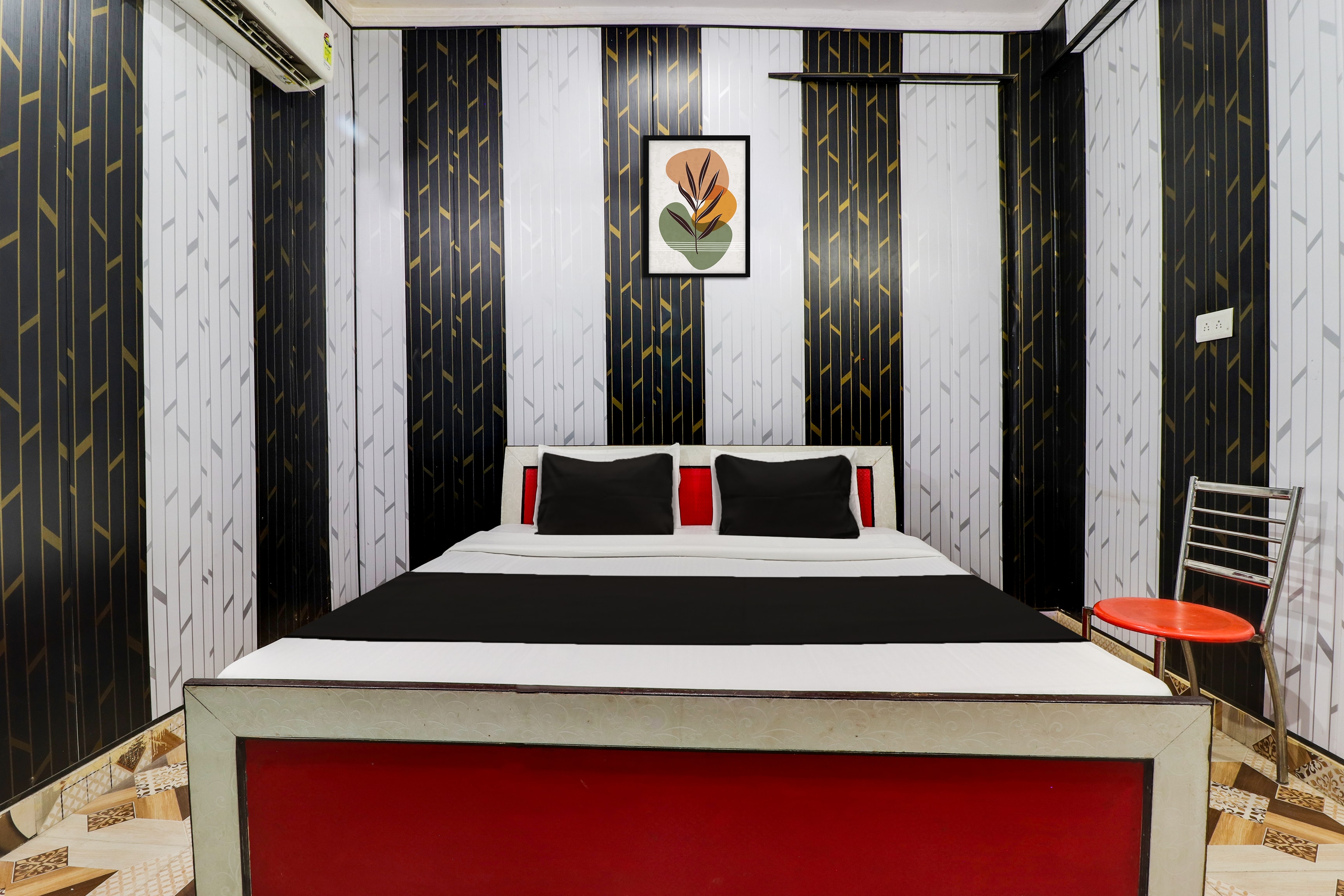 Hotel O DEV BHOOMI - Tap to explore photos