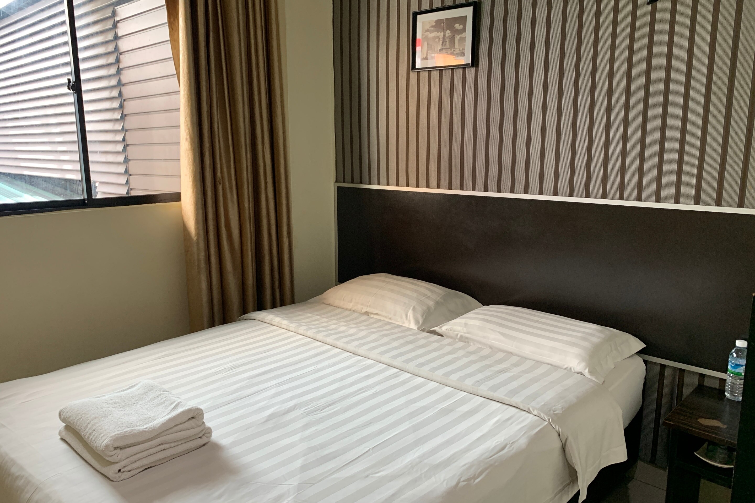 OYO 89965 Stay Inn Ii - Tap to explore photos