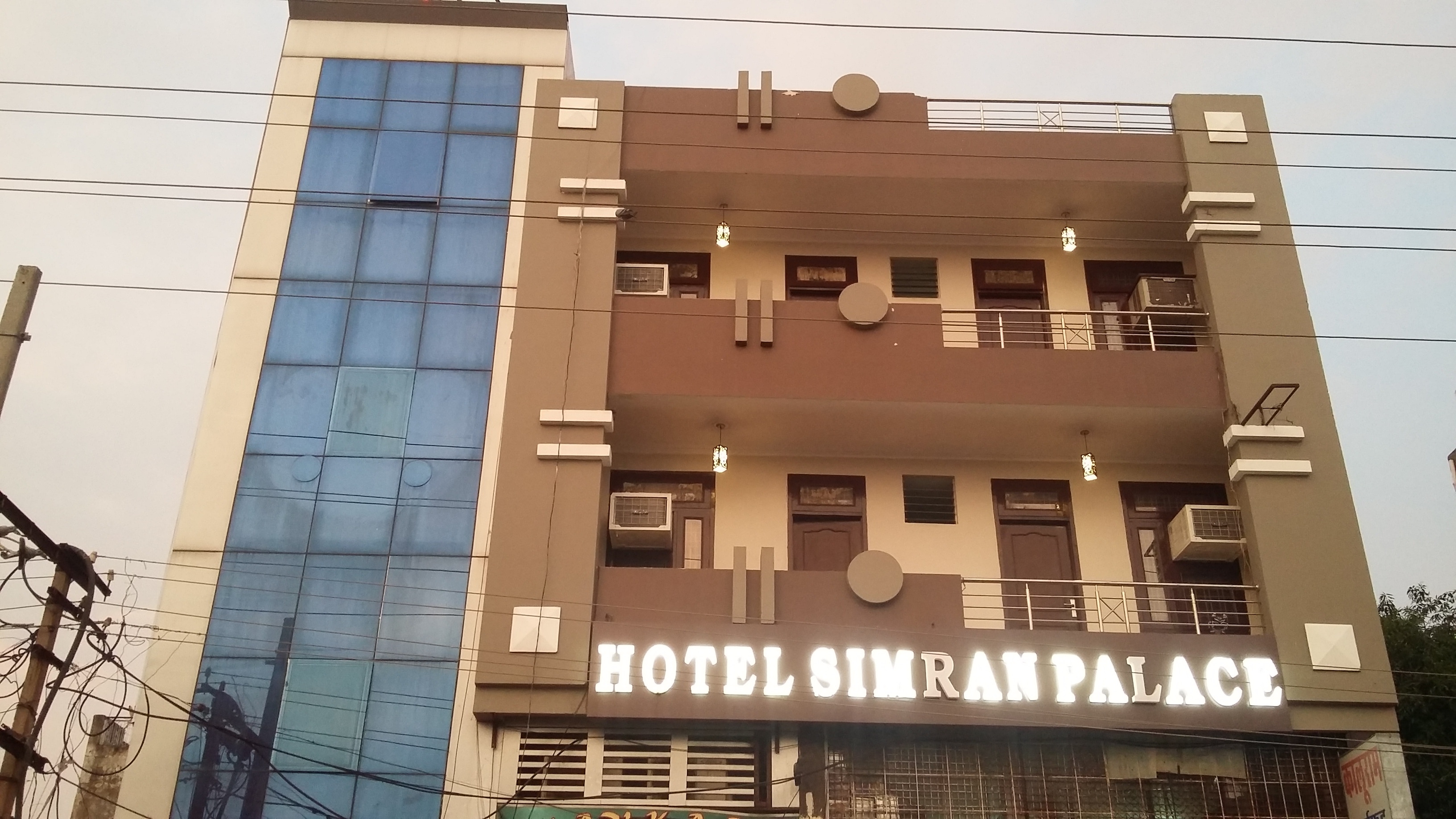 Hotel Simran Palace - Tap to explore photos