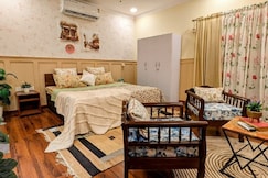 Sunny Balcony Escape Free WiFi, Private Bathroom, Gurgaon