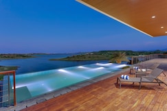 Saffronstays Blue Horizon, Nashik