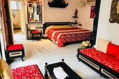 SONIA LUXUS, Kolkata