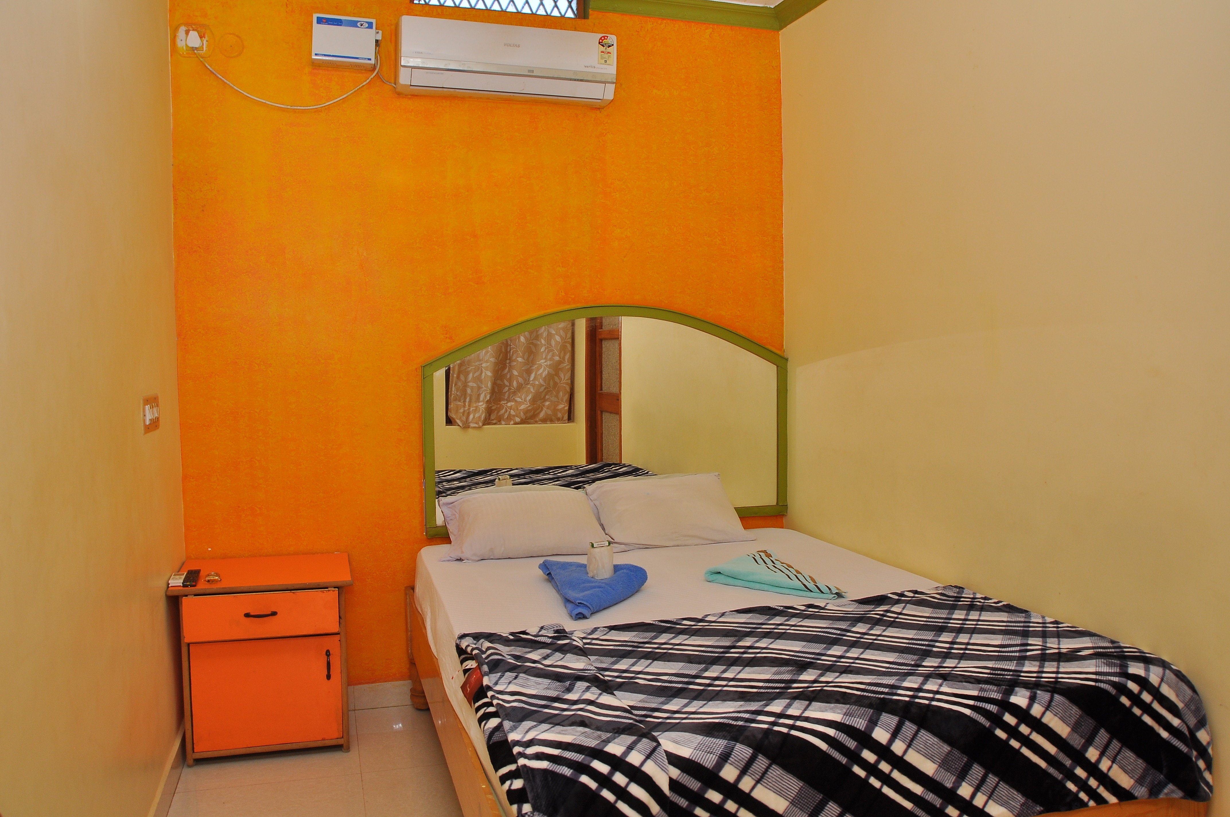 Thilak Home Stay - Tap to explore photos
