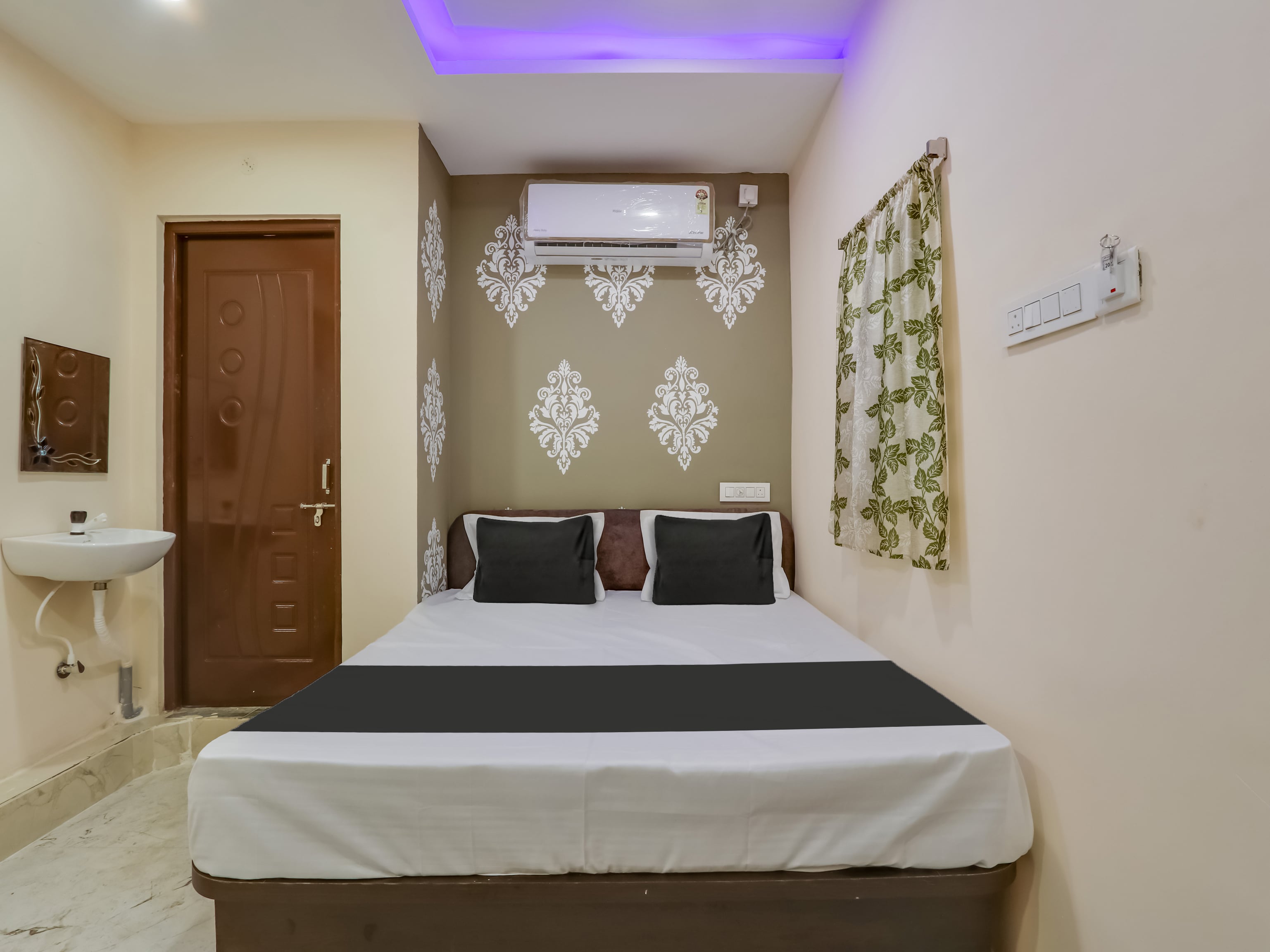Hotel O BSS INNS HOTELS - Tap to explore photos