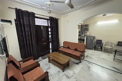 Budget-Friendly Homestay | Clean, Spacious & Well-Maintained, Delhi