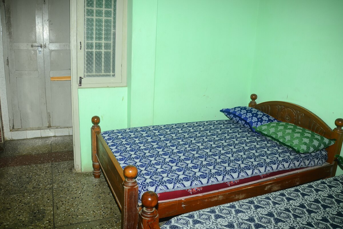 S.R.K. Tourist Homes, Thirunageswaram - Tap to explore photos