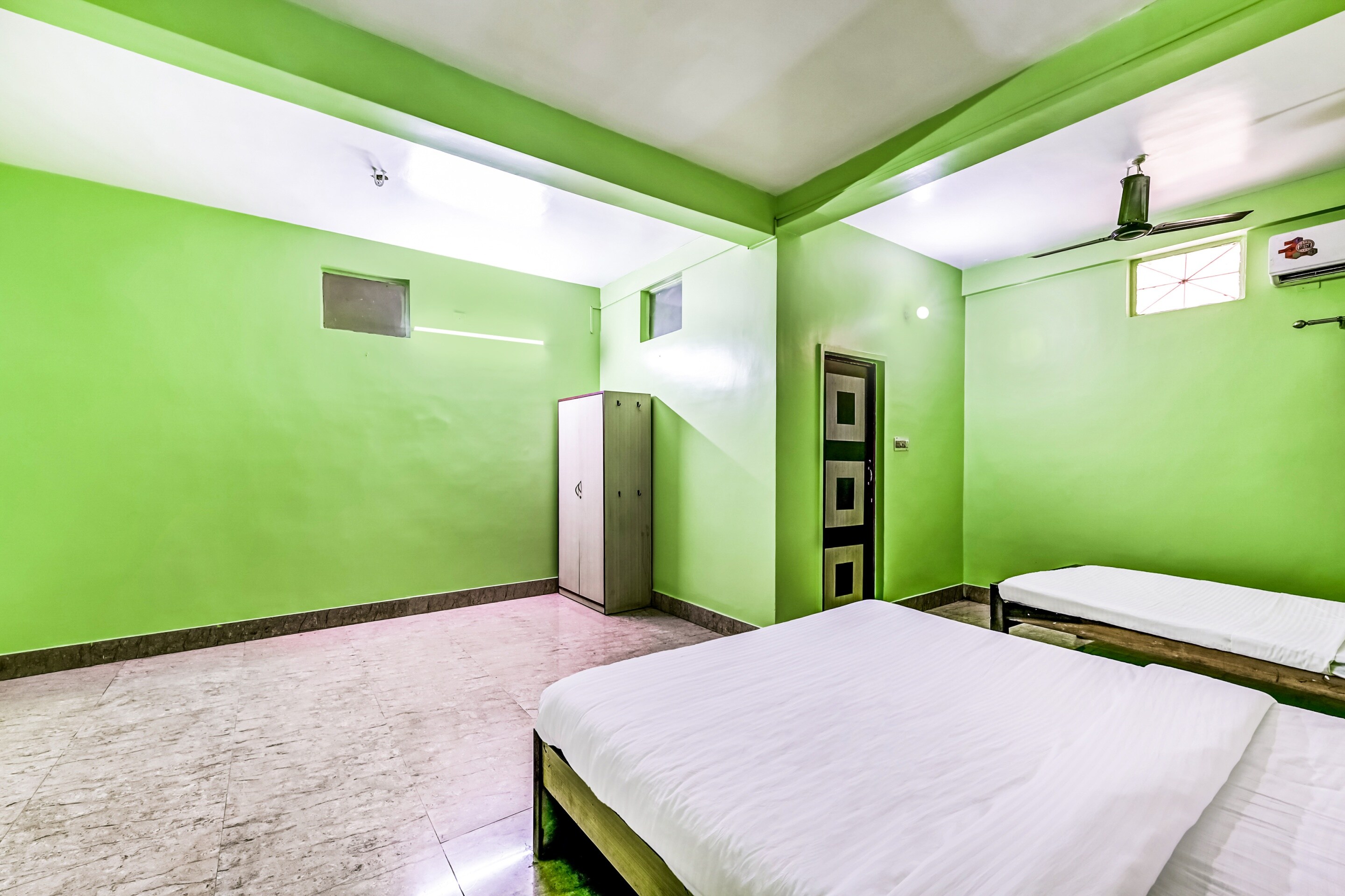 OYO 85233 Jagannath Residency - Tap to explore photos