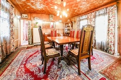 Nairobi Houseboat, Srinagar