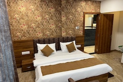 hotel central point, Indore