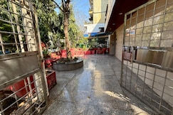 Guest House near Apollo Hospital   H 20, Delhi