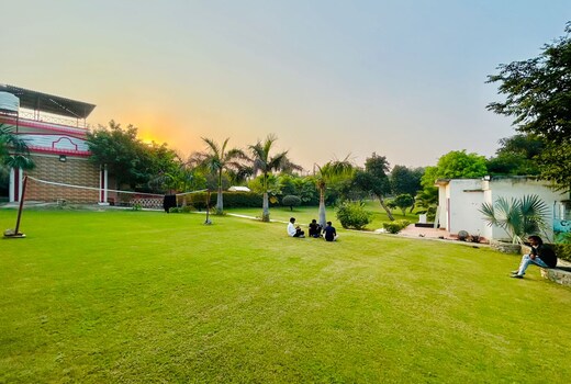 Apple Luxury Farmhouse Gurgaon