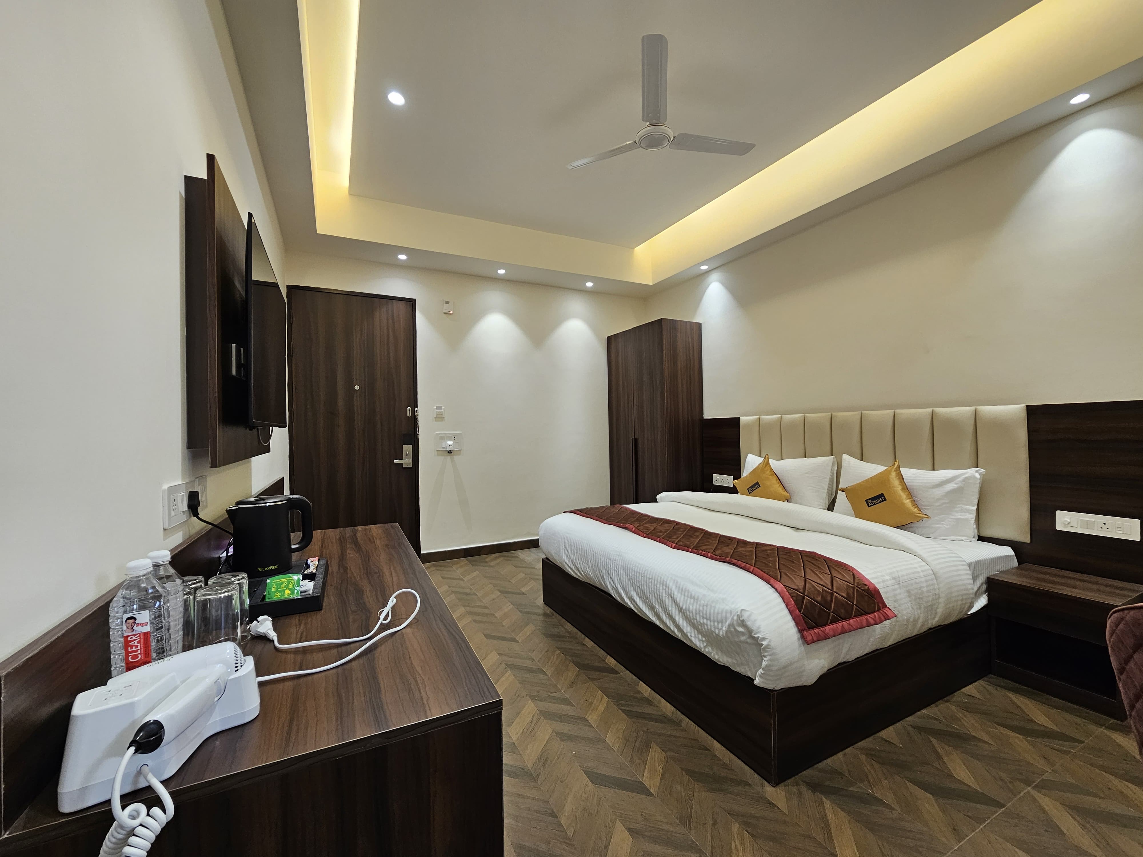The Altruist Business Hotel - Tap to explore photos