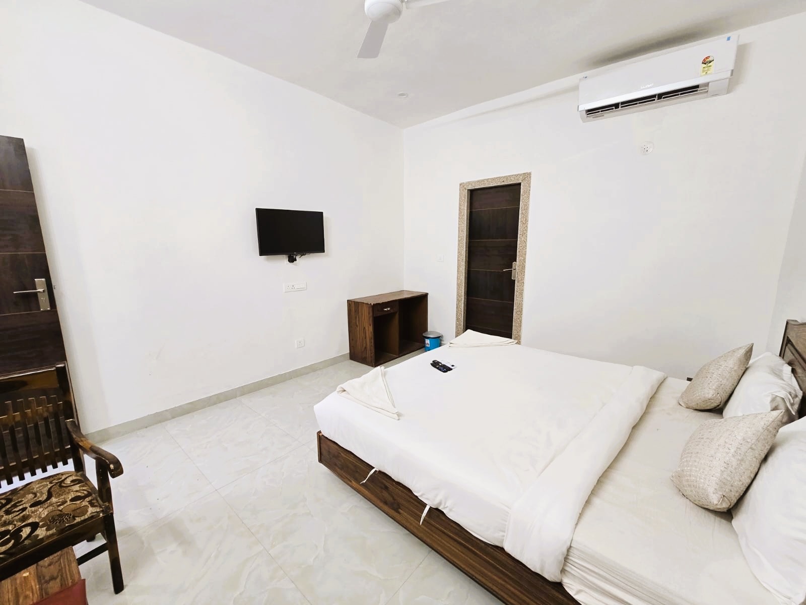Lake Alpi Resort Kumbhalgarh - Tap to explore photos