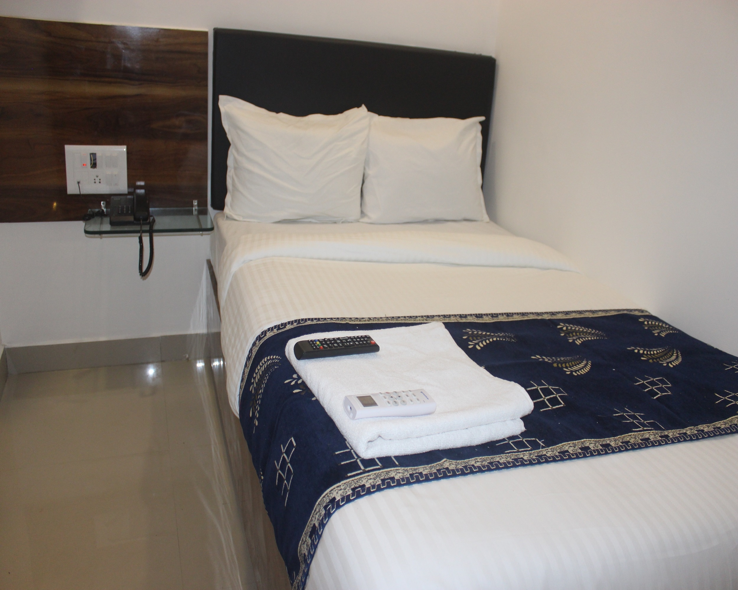 Tanvi Guest House - Tap to explore photos