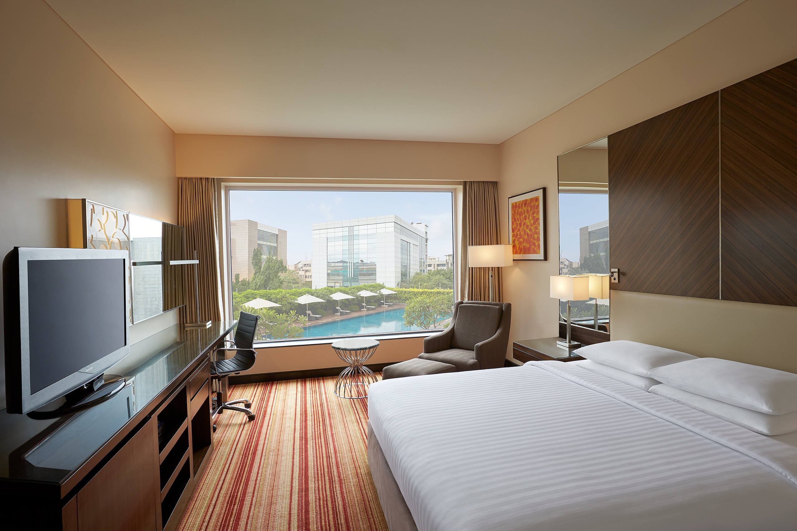 Deluxe King Room With Pool View 1