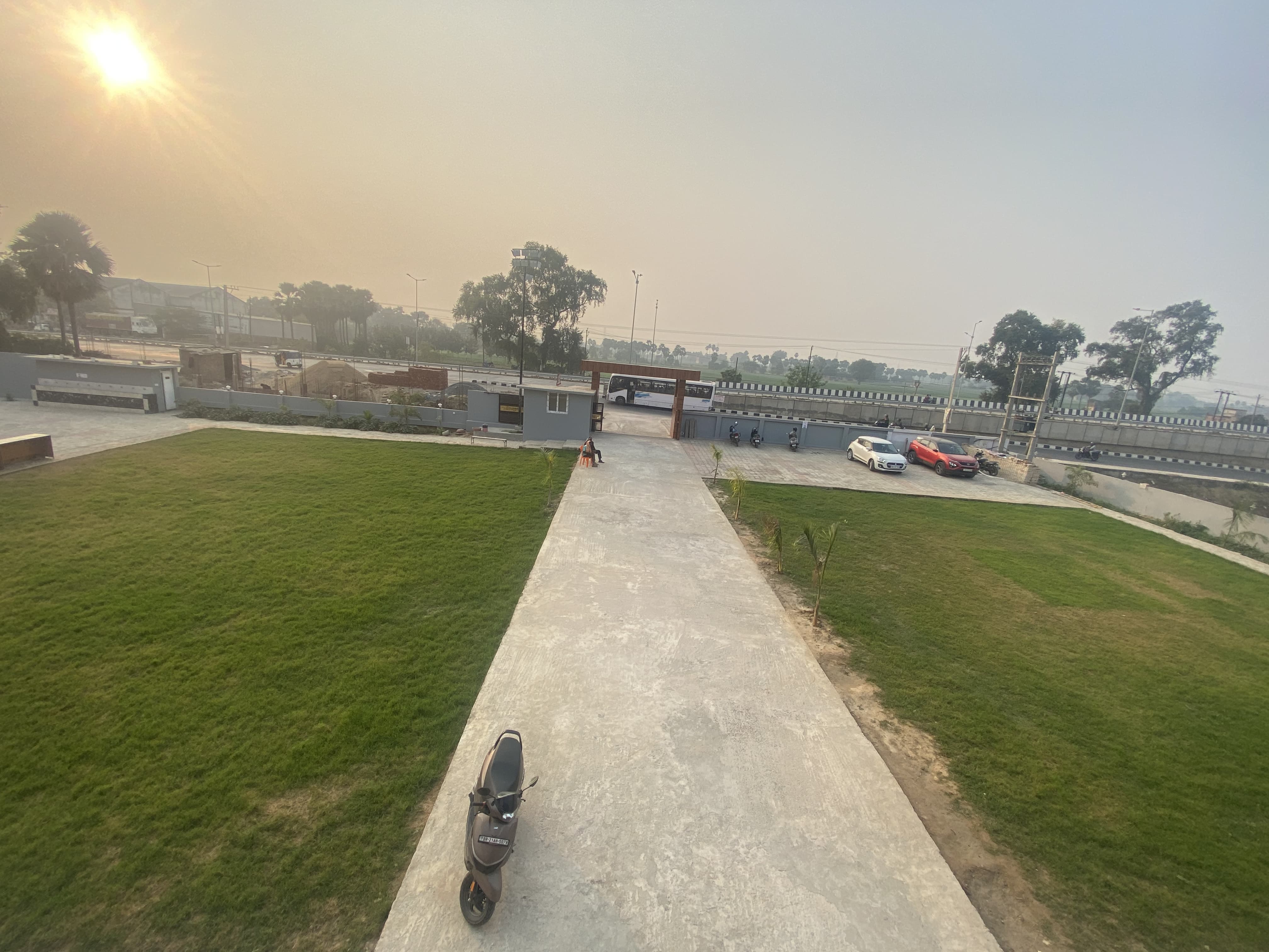 HOTEL TARACHAND & BANQUET HALL - Tap to explore photos
