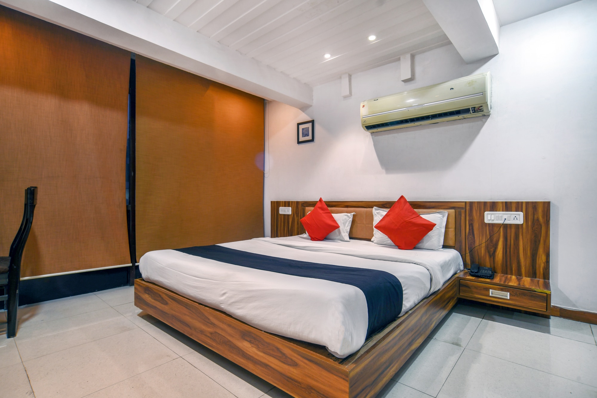 Hotel Holiday Indore - Tap to explore photos