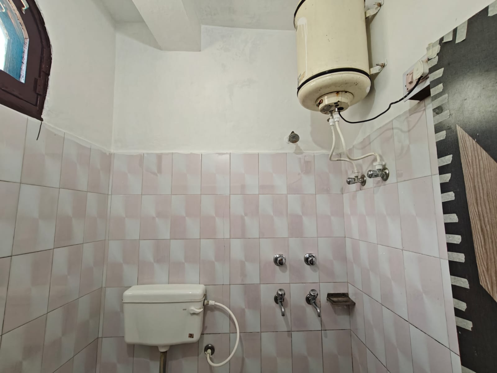 Shiv Shakti Guest House - Tap to explore photos